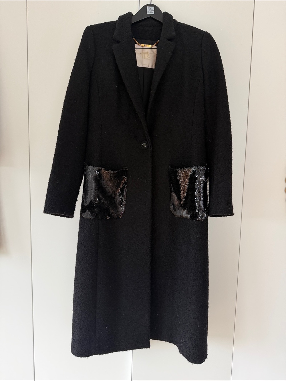 Elegant Black Long Trench Coat with Sequin Patch Pockets